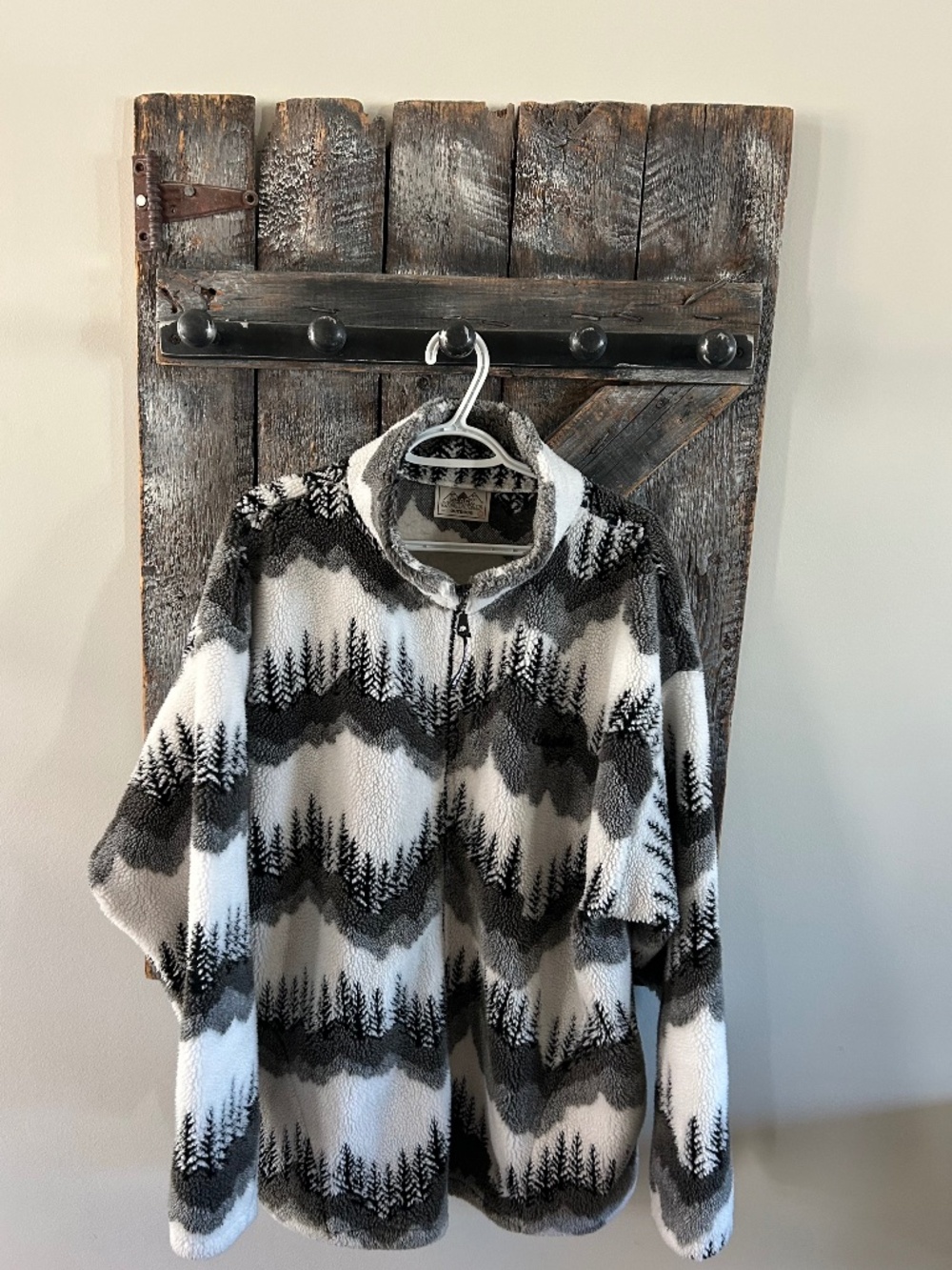 Women's Black Mountain Trees & Mountains Full Zipper Fleece